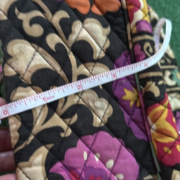 Vera Bradley 2011 double handled handbag with zipper that zips left or right. - Picture 12 of 13